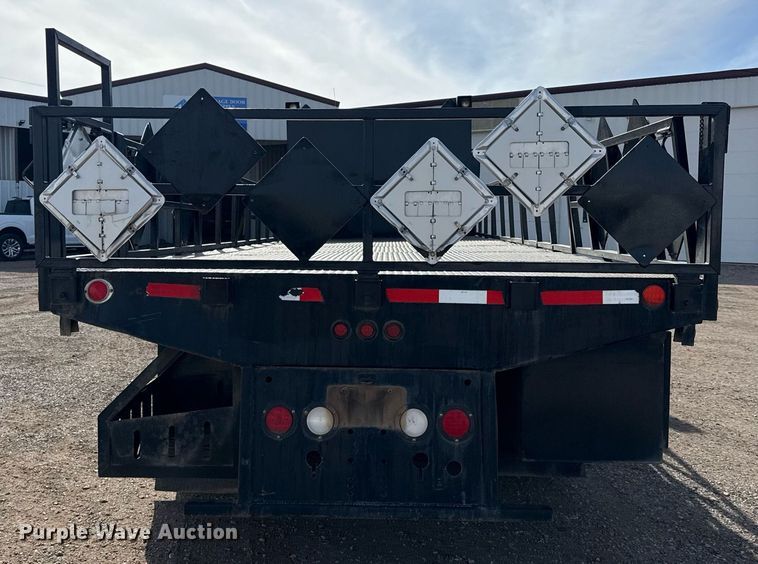 image for item ED5508 2005 Freightliner Business Class M2 flatbed truck