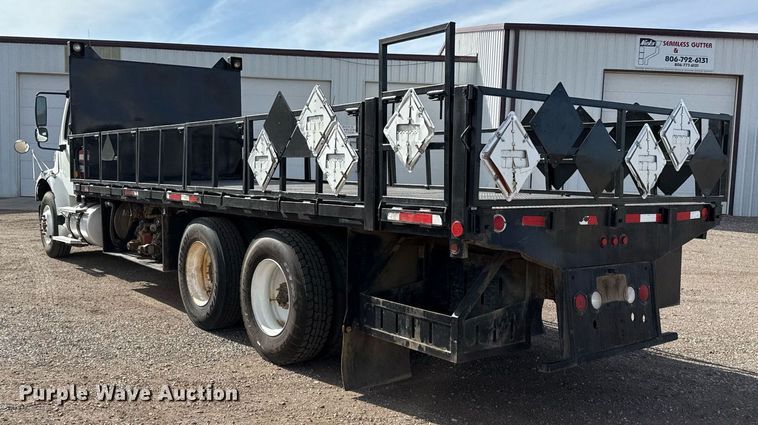 image for item ED5508 2005 Freightliner Business Class M2 flatbed truck