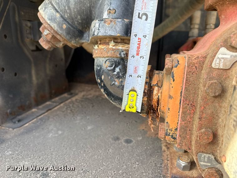 image for item ED5508 2005 Freightliner Business Class M2 flatbed truck