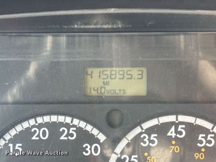 image for item ED5508 2005 Freightliner Business Class M2 flatbed truck