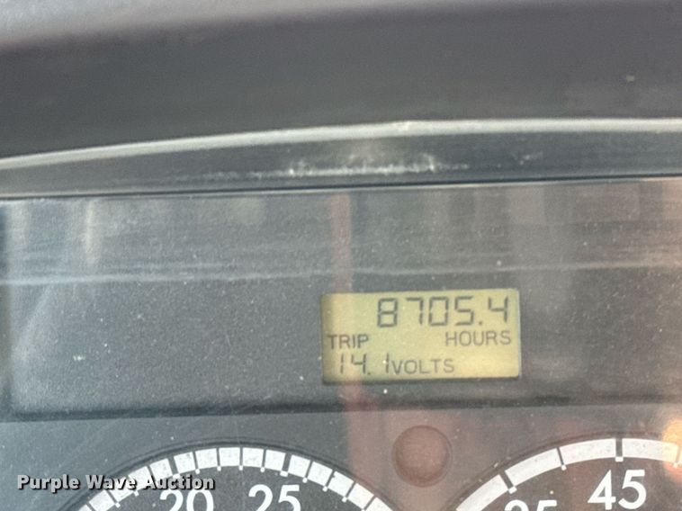 image for item ED5508 2005 Freightliner Business Class M2 flatbed truck