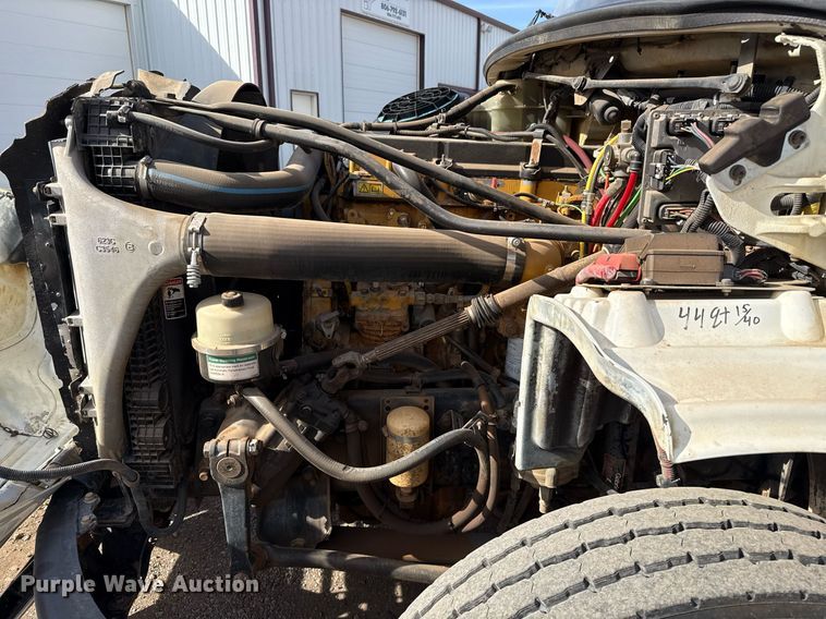 image for item ED5508 2005 Freightliner Business Class M2 flatbed truck