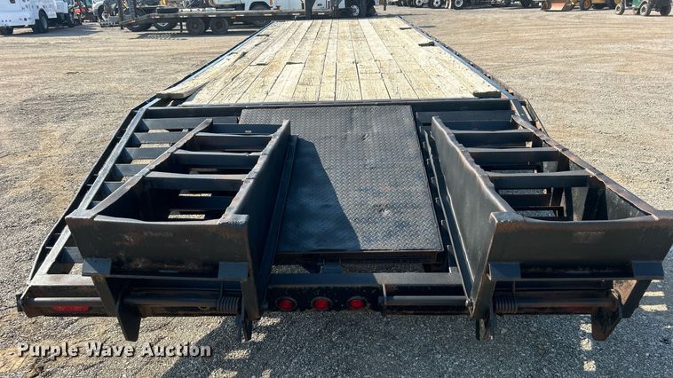 image for item EG1139 2007 Road King equipment trailer