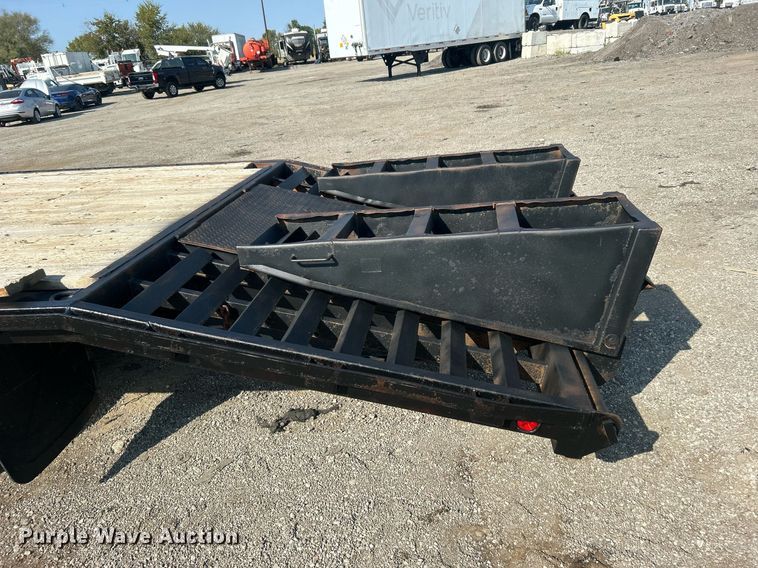 image for item EG1139 2007 Road King equipment trailer