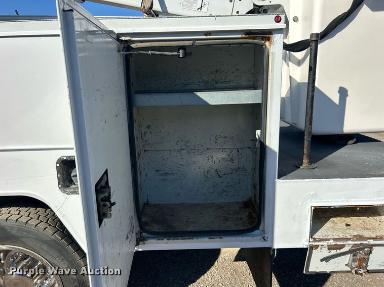 image for item EG1166 2014 Ford F450 Super Duty bucket truck
