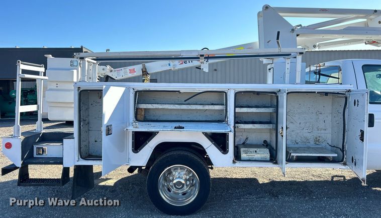 image for item EG1166 2014 Ford F450 Super Duty bucket truck