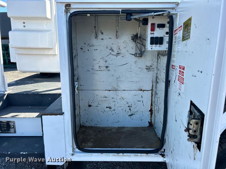 image for item EG1166 2014 Ford F450 Super Duty bucket truck