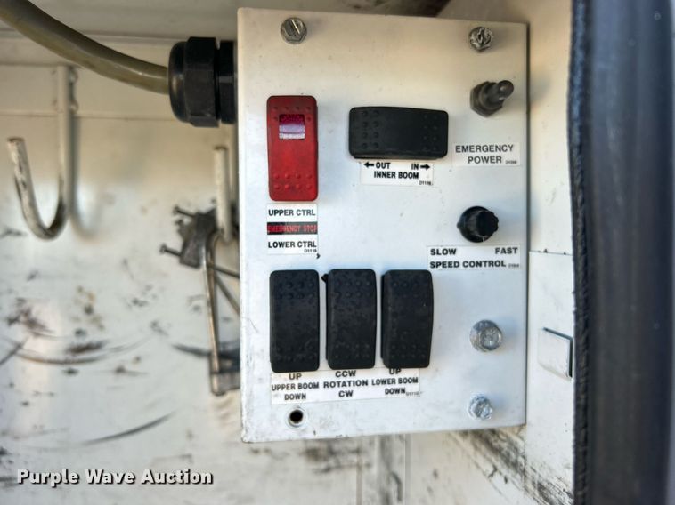 image for item EG1166 2014 Ford F450 Super Duty bucket truck