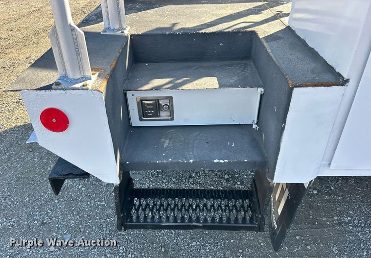 image for item EG1166 2014 Ford F450 Super Duty bucket truck