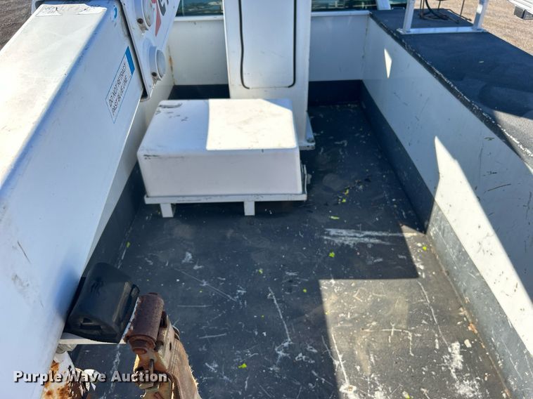 image for item EG1166 2014 Ford F450 Super Duty bucket truck