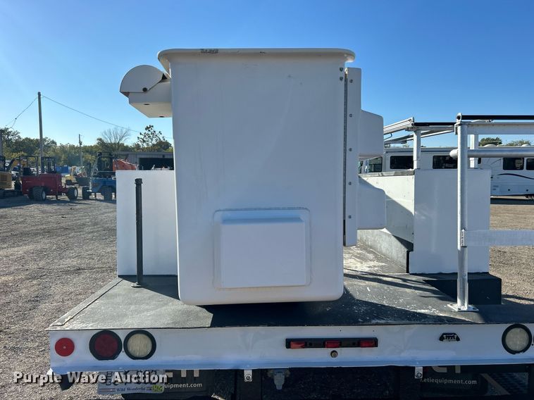 image for item EG1166 2014 Ford F450 Super Duty bucket truck