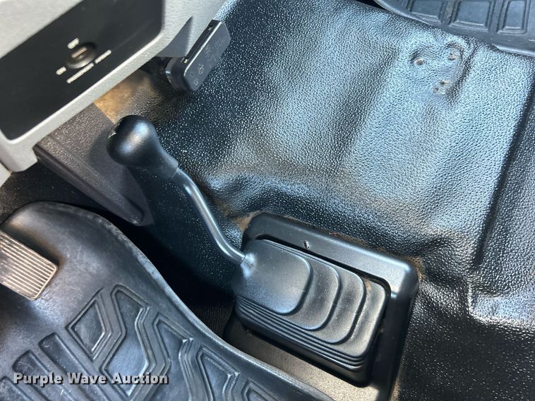 image for item EG1166 2014 Ford F450 Super Duty bucket truck