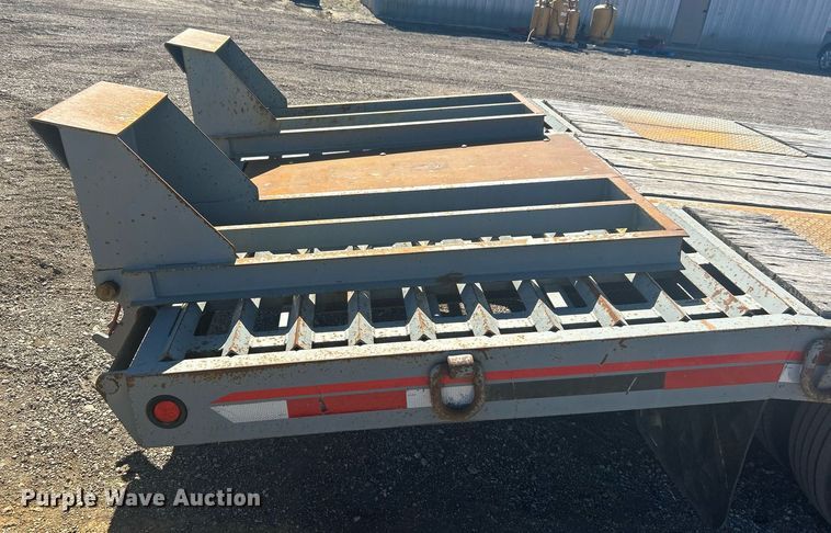 image for item EG1237 2017 Interstate Trailers, Inc. 20DTA equipment trailer