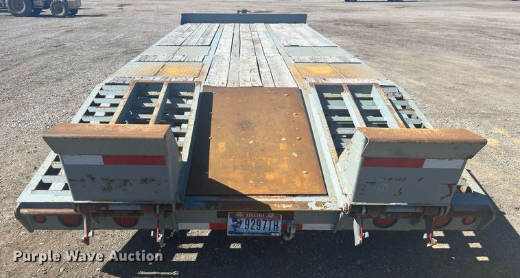 image for item EG1237 2017 Interstate Trailers, Inc. 20DTA equipment trailer