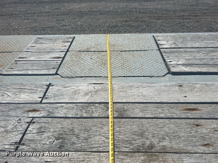 image for item EG1237 2017 Interstate Trailers, Inc. 20DTA equipment trailer