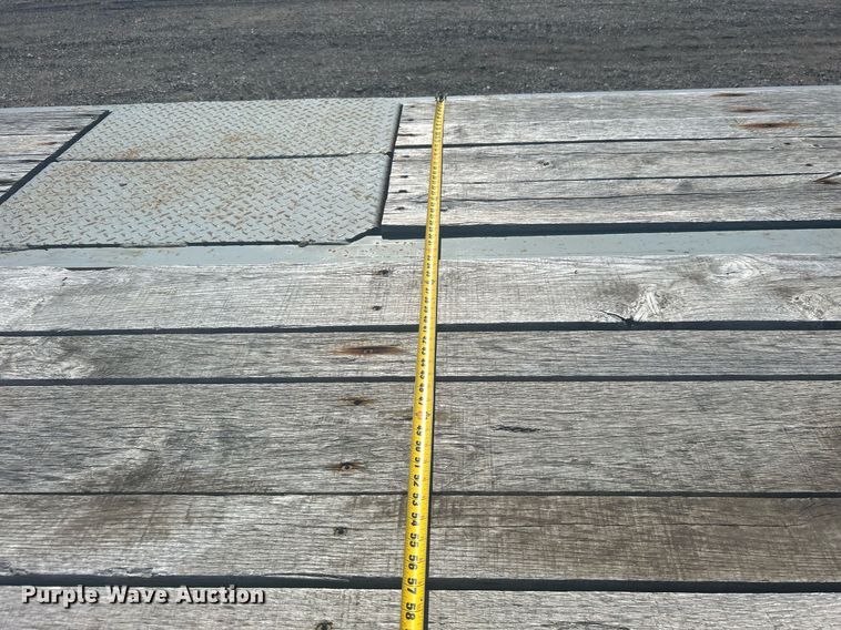 image for item EG1237 2017 Interstate Trailers, Inc. 20DTA equipment trailer