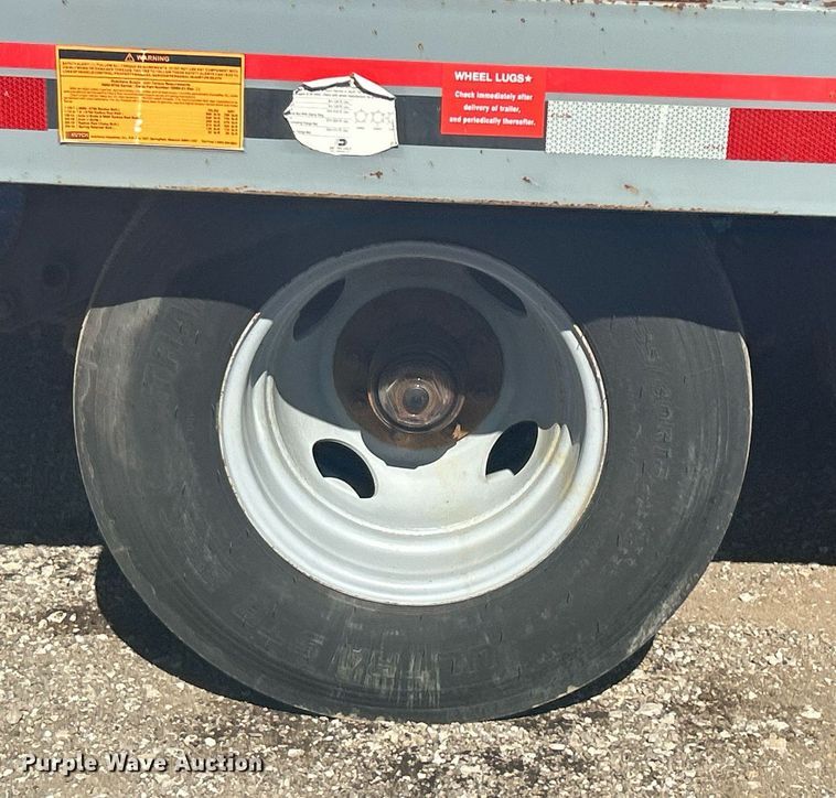 image for item EG1237 2017 Interstate Trailers, Inc. 20DTA equipment trailer