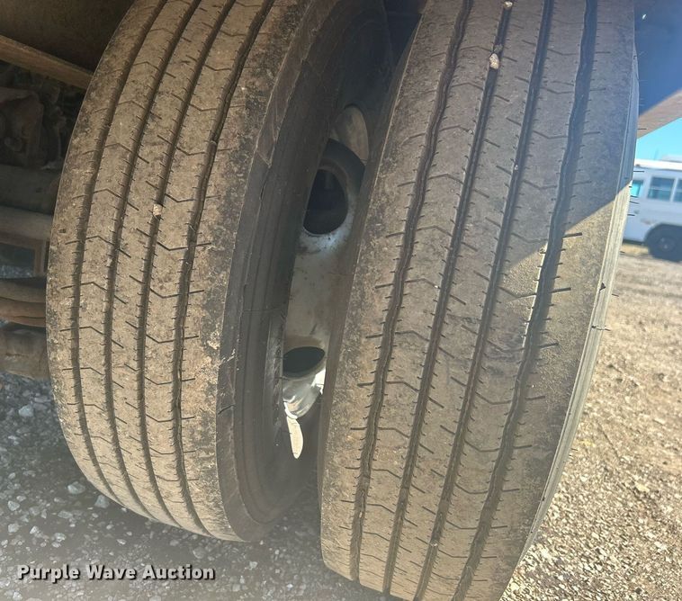 image for item EG1237 2017 Interstate Trailers, Inc. 20DTA equipment trailer