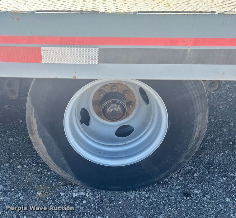 image for item EG1237 2017 Interstate Trailers, Inc. 20DTA equipment trailer