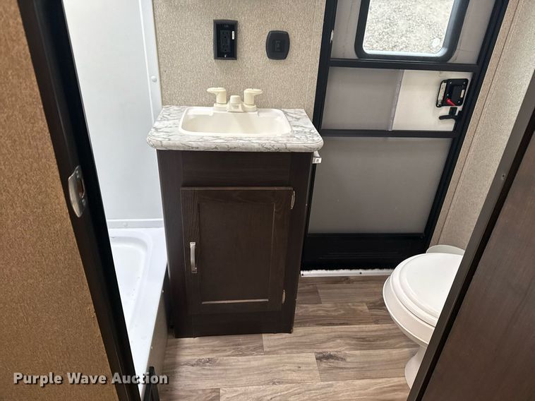 image for item EG2433 2019 Springdale Keystone camper