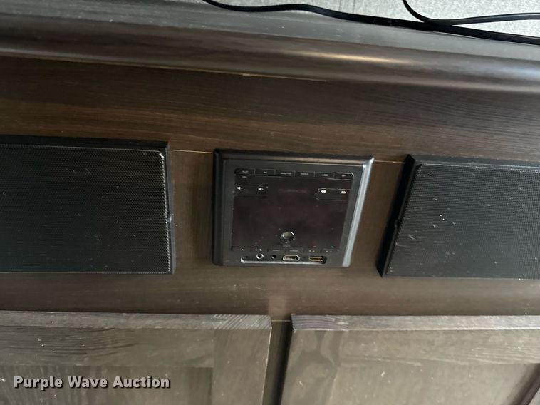 image for item EG2433 2019 Springdale Keystone camper