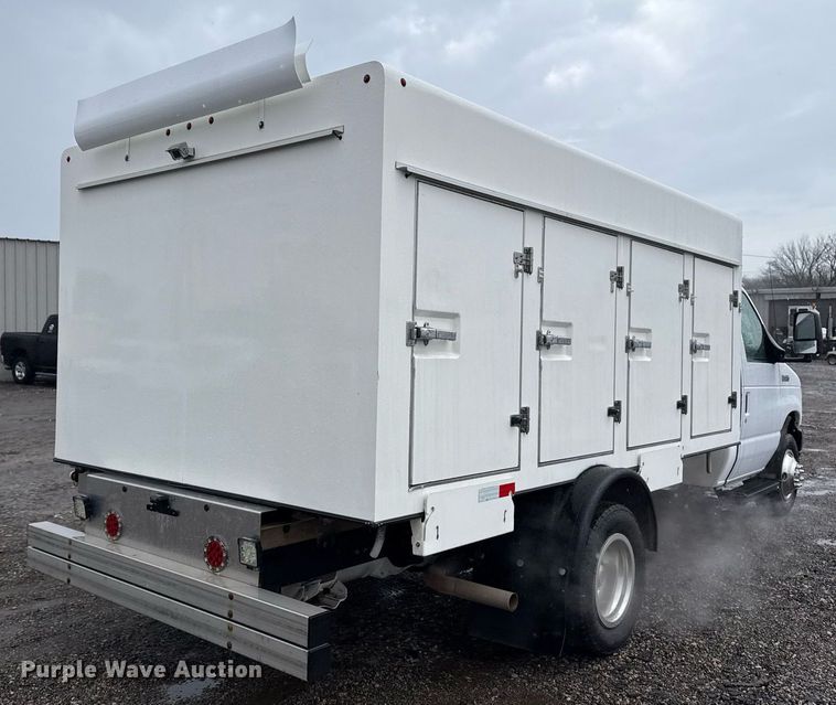 image for item EG2512 2019 Ford E450 Super Duty refrigerated truck