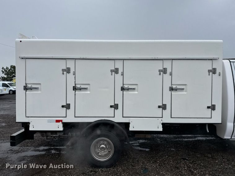 image for item EG2512 2019 Ford E450 Super Duty refrigerated truck