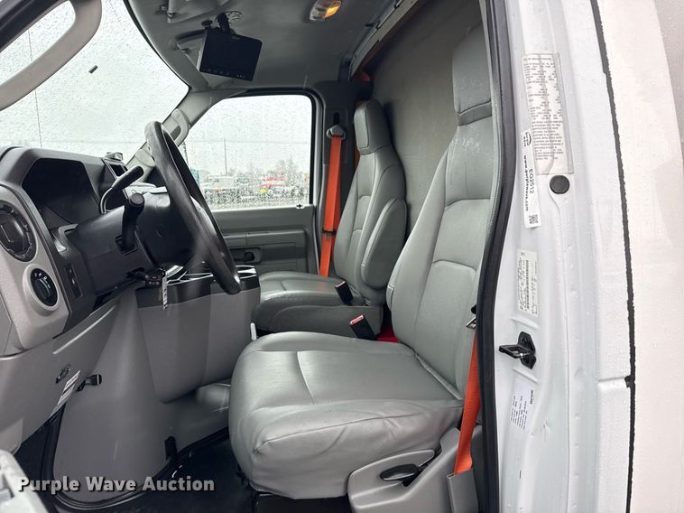 image for item EG2512 2019 Ford E450 Super Duty refrigerated truck