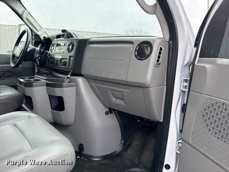 image for item EG2512 2019 Ford E450 Super Duty refrigerated truck