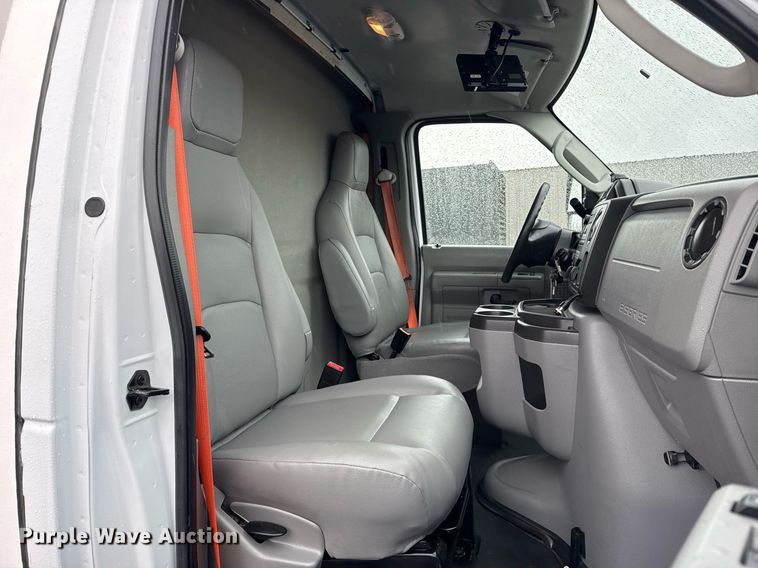 image for item EG2512 2019 Ford E450 Super Duty refrigerated truck