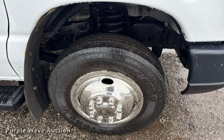 image for item EG2512 2019 Ford E450 Super Duty refrigerated truck