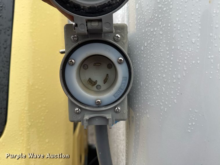 image for item EG2516 2019 Ford F550 Super Duty refrigerated truck