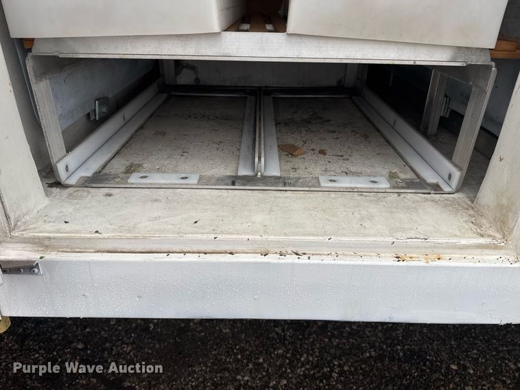 image for item EG2516 2019 Ford F550 Super Duty refrigerated truck