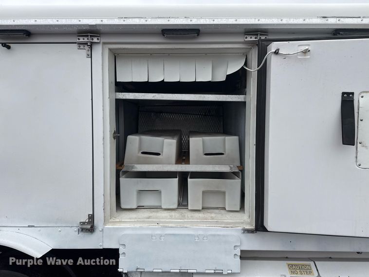 image for item EG2516 2019 Ford F550 Super Duty refrigerated truck