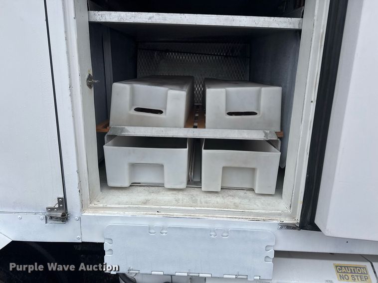 image for item EG2516 2019 Ford F550 Super Duty refrigerated truck