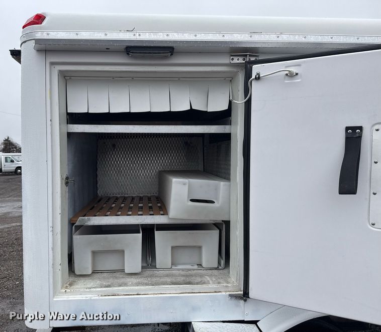 image for item EG2516 2019 Ford F550 Super Duty refrigerated truck