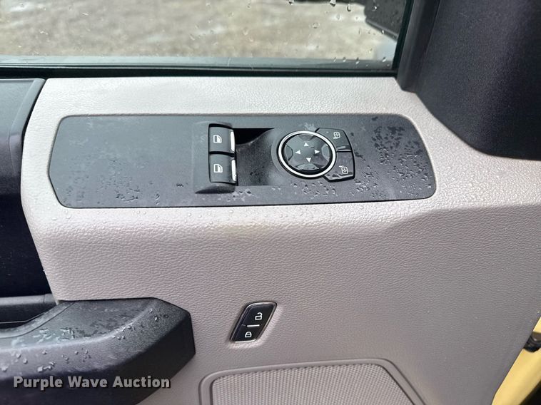 image for item EG2516 2019 Ford F550 Super Duty refrigerated truck