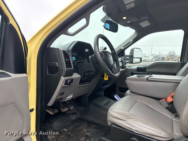 image for item EG2516 2019 Ford F550 Super Duty refrigerated truck