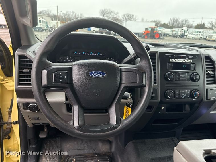 image for item EG2516 2019 Ford F550 Super Duty refrigerated truck