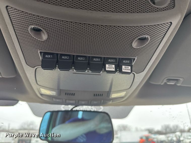 image for item EG2516 2019 Ford F550 Super Duty refrigerated truck