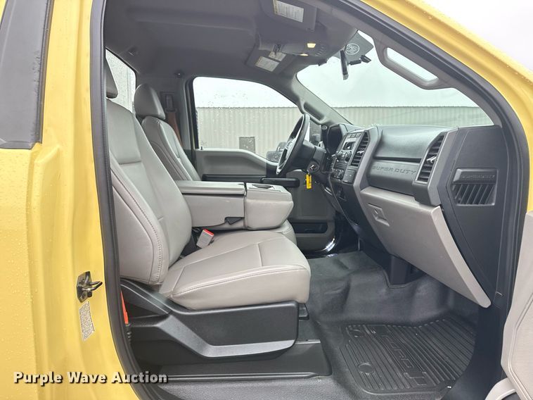 image for item EG2516 2019 Ford F550 Super Duty refrigerated truck