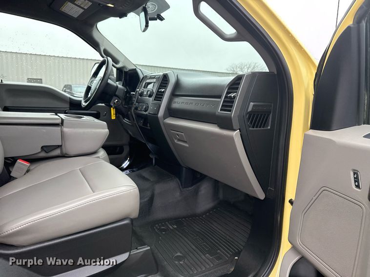 image for item EG2516 2019 Ford F550 Super Duty refrigerated truck