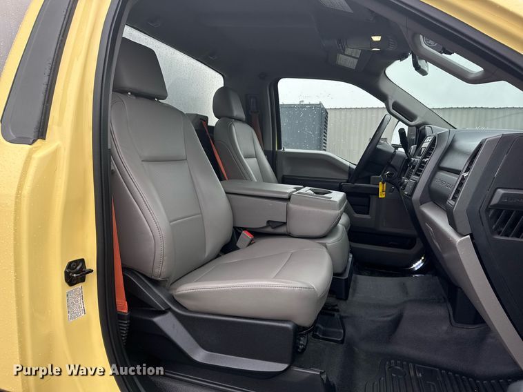 image for item EG2516 2019 Ford F550 Super Duty refrigerated truck