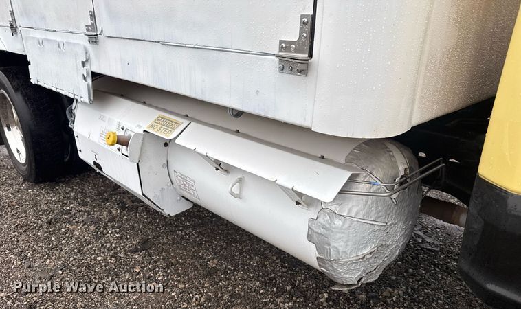 image for item EG2516 2019 Ford F550 Super Duty refrigerated truck