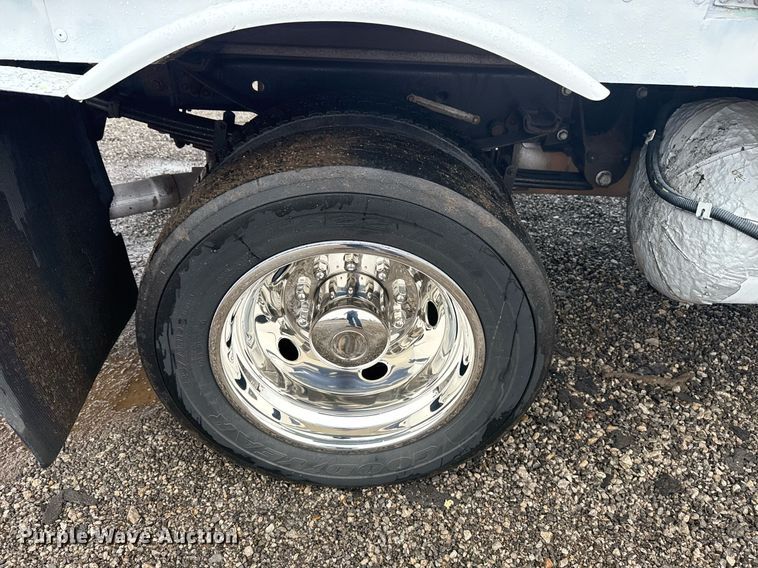 image for item EG2516 2019 Ford F550 Super Duty refrigerated truck