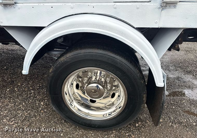 image for item EG2516 2019 Ford F550 Super Duty refrigerated truck