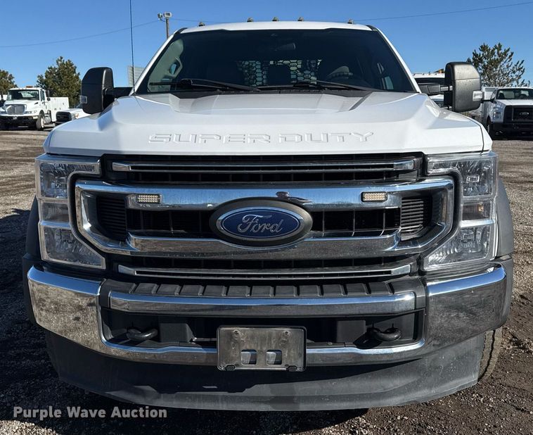 image for item EG2527 2020 Ford F550 Crew Cab flatbed truck