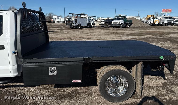 image for item EG2527 2020 Ford F550 Crew Cab flatbed truck