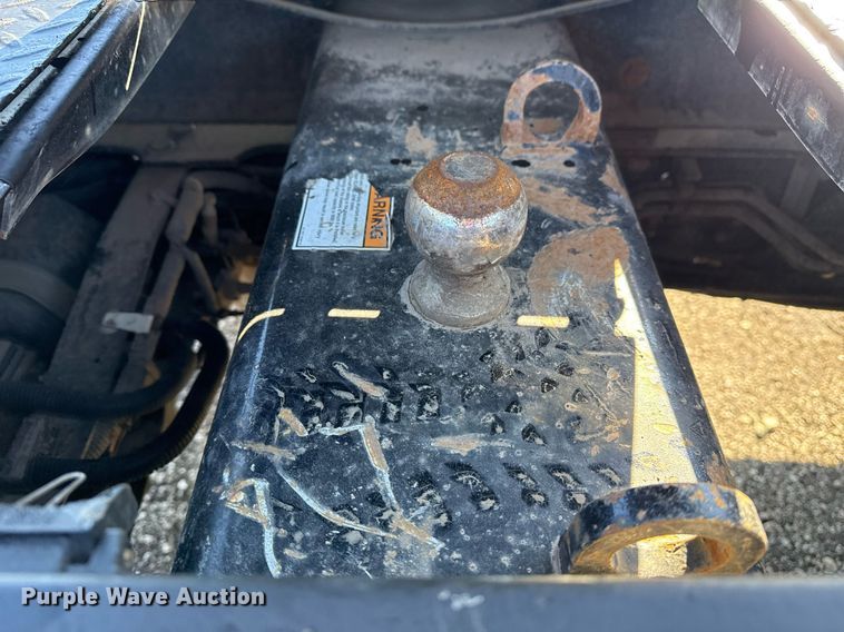 image for item EG2527 2020 Ford F550 Crew Cab flatbed truck