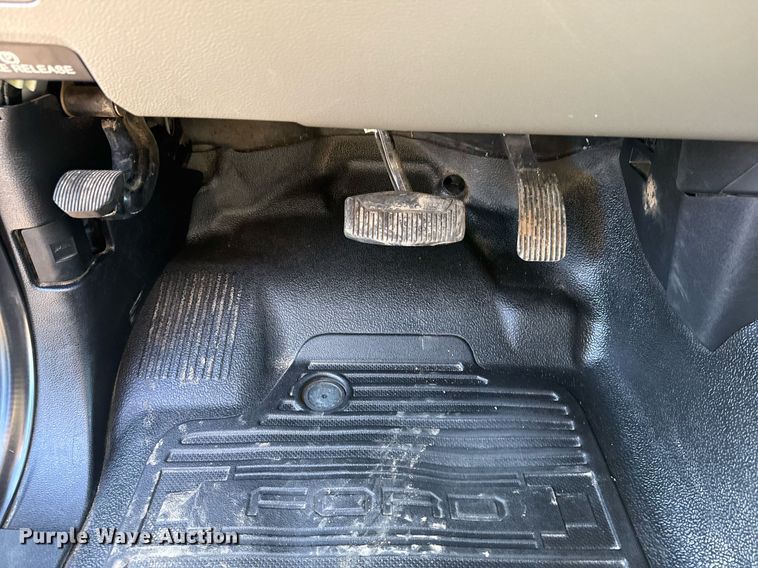 image for item EG2527 2020 Ford F550 Crew Cab flatbed truck